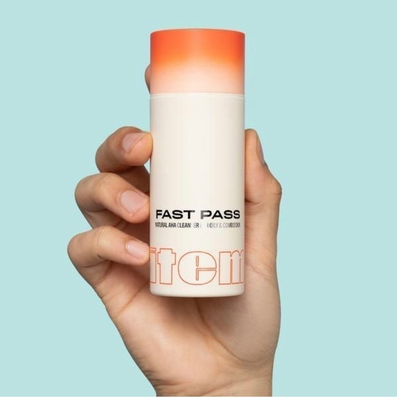 Item Beauty by Addison Rae Fast Pass Gel AHA Cleanser | NEW - Picture 3 of 9